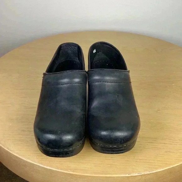 Dansko Women’s EU 36 Slip On Heeled Clogs Comfortable Supportive Business Casual - Picture 2 of 8